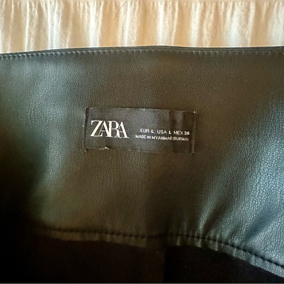 ZARA Vegan Leather Leggings Womens L High Waist Ankle Zip - Picture 9 of 10